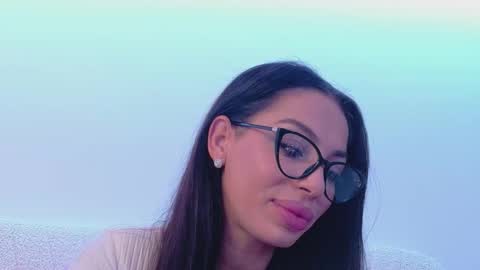 Snapshot of bella_vixen_ chatting on 10.20.25 Bella online show from 10.20.25