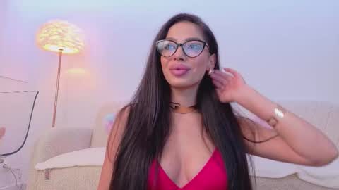 Snapshot of bella_vixen_ chatting on 10.21.25 Bella online show from 10.21.25