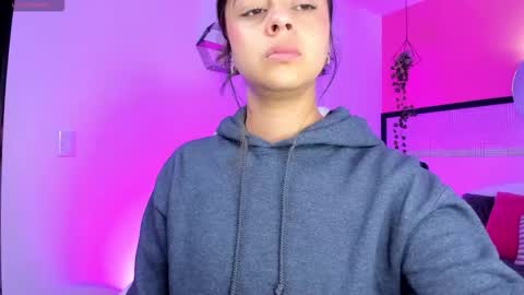 Snapshot of bella_walker_ chatting on 03.10.26 BELLA online show from 03.10.26