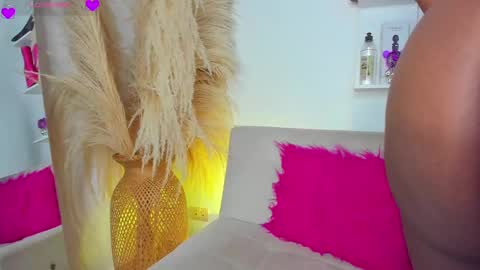 Snapshot of bellaadajud chatting on 03.02.25 Bella Dajud online show from 03.02.25