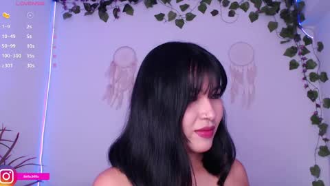 Snapshot of bellabills chatting on 02.19.25 Bella online show from 02.19.25