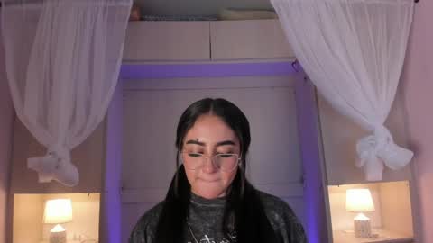 Snapshot of bellabroocks chatting on 05.30.26 Bella online show from 05.30.26