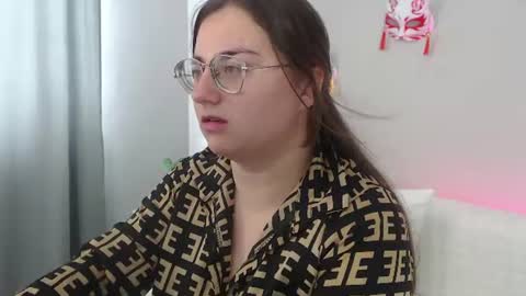 Snapshot of bellacohen chatting on 07.14.26 Anna online show from 07.14.26