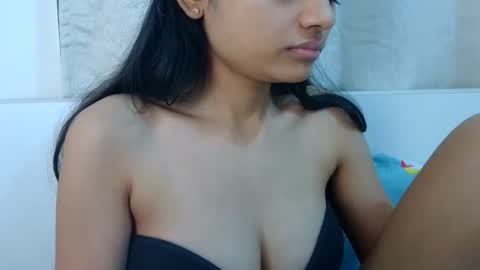 Snapshot of bellacrystall chatting on 01.16.26 bellacrystall online show from 01.16.26