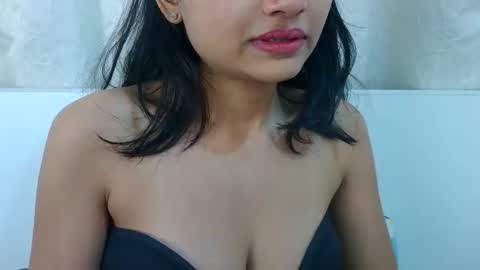 Snapshot of bellacrystall chatting on 02.17.26 bellacrystall online show from 02.17.26