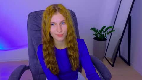 BellaFoxi online show from 10.06.25