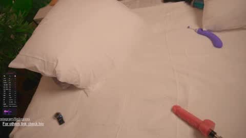 BellaGiaxx online show from 02.12.25