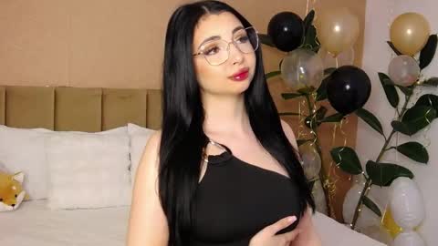 Snapshot of bellahere chatting on 04.27.26 Diana online show from 04.27.26