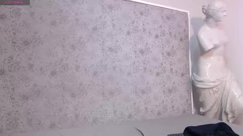 Snapshot of bellajhons_ chatting on 09.11.25 Bella Jhons online show from 09.11.25