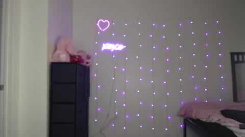 Snapshot of bellamonroee chatting on 01.17.25 Bella Monroe online show from 01.17.25