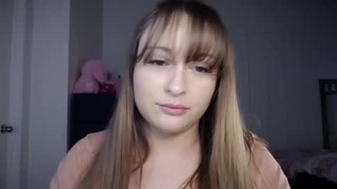 Snapshot of bellamonroee chatting on 02.21.25 Bella Monroe online show from 02.21.25