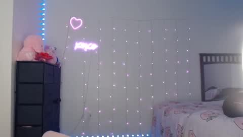 Snapshot of bellamonroee chatting on 02.26.25 Bella Monroe online show from 02.26.25