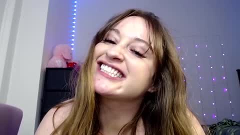 Snapshot of bellamonroee chatting on 03.08.25 Bella Monroe online show from 03.08.25