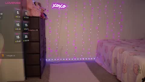 Bella Monroe online show from 12.20.25