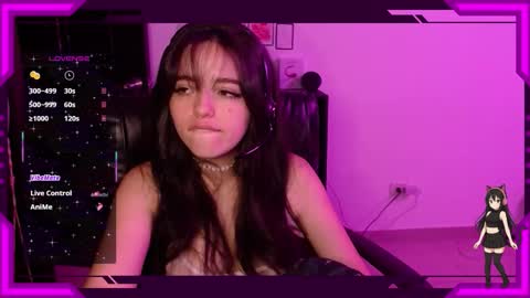 Snapshot of bellamoteluna chatting on 10.22.25 Bella Monteluna online show from 10.22.25