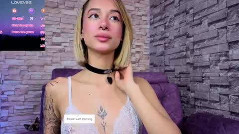 Snapshot of bellaodisea chatting on 01.05.26 online show from 01.05.26