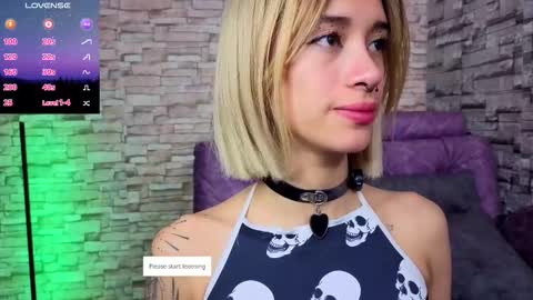 Snapshot of bellaodisea chatting on 01.06.26 online show from 01.06.26