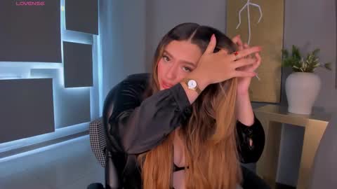 Snapshot of bellarosex1 chatting on 02.26.26 Bella Rose online show from 02.26.26