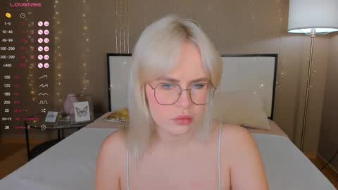 Bella online show from 09.17.25