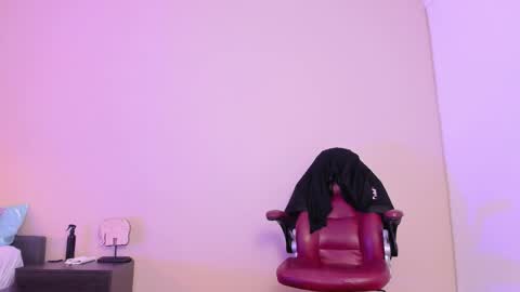 Bella Wild online show from 03.17.26