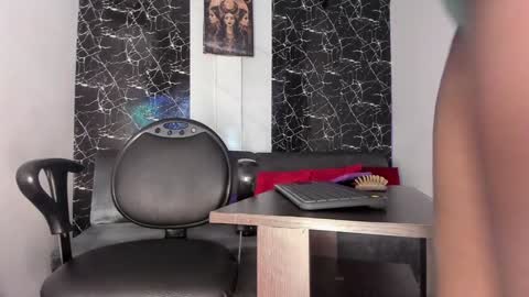 Snapshot of bellax99_ chatting on 01.26.25  Isabella  Independent model online show from 01.26.25