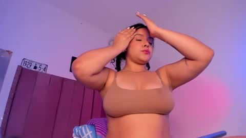 Snapshot of bellaxtar chatting on 12.10.24 Bella online show from 12.10.24