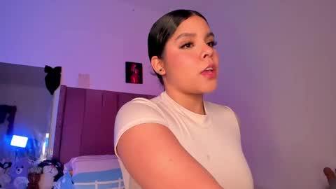 Snapshot of bellaxtar chatting on 01.24.25 Bella online show from 01.24.25