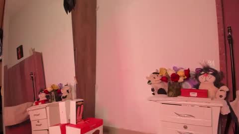 Snapshot of bellaxtar chatting on 02.21.25 Bella online show from 02.21.25