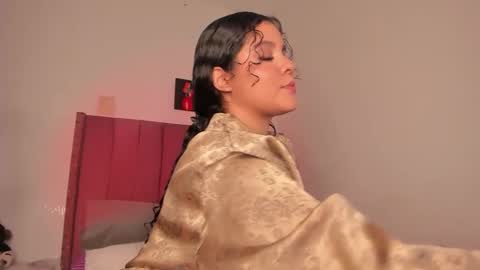 Snapshot of bellaxtar chatting on 03.07.25 Bella online show from 03.07.25