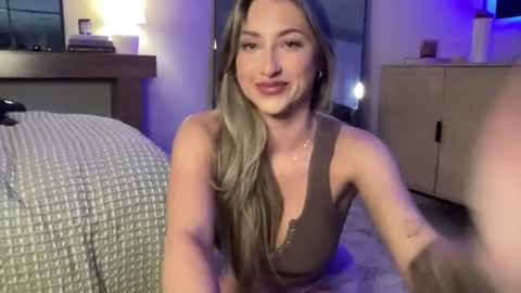 Snapshot of bellaxxboo chatting on 06.27.26 Bella Rose online show from 06.27.26