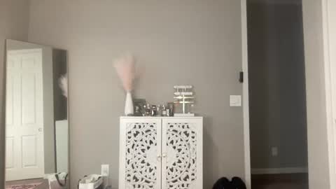 Snapshot of bellaxxboo chatting on 07.17.26 Bella Rose online show from 07.17.26