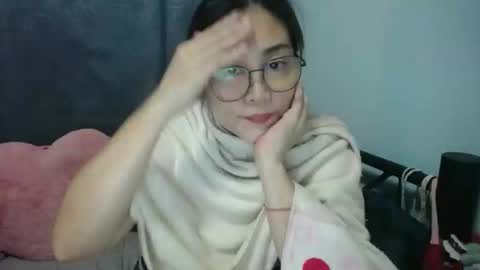 Snapshot of bellbabe chatting on 05.12.26 Bella online show from 05.12.26
