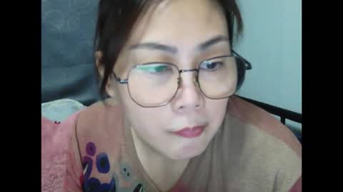 Snapshot of bellbabe chatting on 05.18.26 Bella online show from 05.18.26