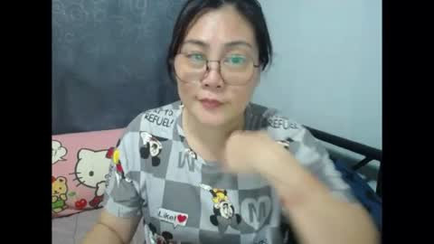 Snapshot of bellbabe chatting on 06.12.26 Bella online show from 06.12.26