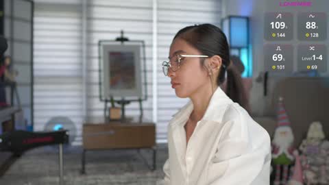 Belle Adrienne  IG  online show from 01.08.25