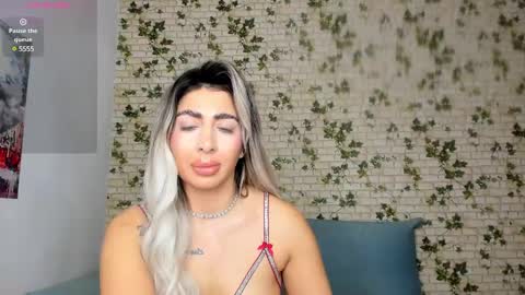 LucyJelly online show from 01.02.25