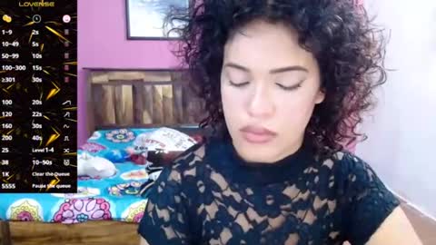 Snapshot of belle_katty000 chatting on 10.31.25 SOFIA online show from 10.31.25