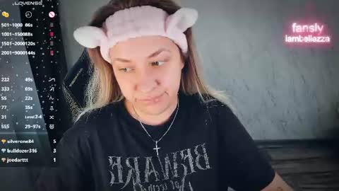 Your Annabelle Wolf  online show from 06.17.26