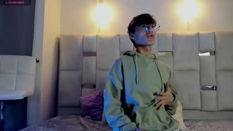 Snapshot of bellmontneon chatting on 09.15.25 Neon online show from 09.15.25