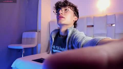 Snapshot of bellmontneon chatting on 09.28.25 Neon online show from 09.28.25