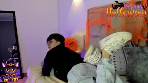 Snapshot of bellmontneon chatting on 10.20.25 Neon online show from 10.20.25