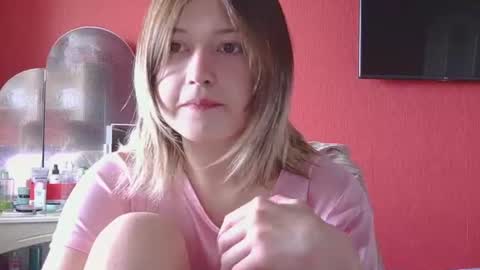 Snapshot of belovedmary chatting on 06.20.26 belovedmary online show from 06.20.26