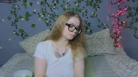 Snapshot of benevolently chatting on 05.18.26 KENDALL NATHAN online show from 05.18.26