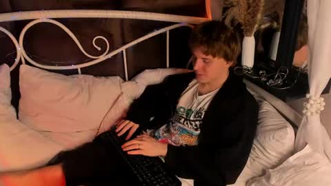 Snapshot of benjamin_harris chatting on 05.28.26 Benjamin online show from 05.28.26