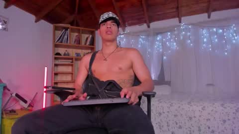 Snapshot of benjamin_more chatting on 02.07.26 BENJAMIN online show from 02.07.26