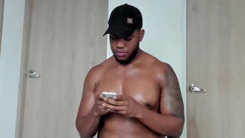 Snapshot of benjaminsr chatting on 05.16.26 BEJAMIN online show from 05.16.26
