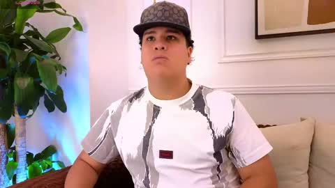 Snapshot of bennett_alejoo chatting on 05.20.26 bennett_alejoo online show from 05.20.26
