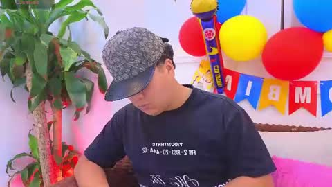 Snapshot of bennett_alejoo chatting on 06.25.26 bennett_alejoo online show from 06.25.26
