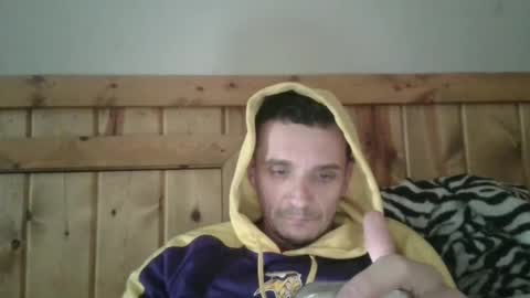 Snapshot of bennymn chatting on 02.20.25 benny and innocentvixon online show from 02.20.25