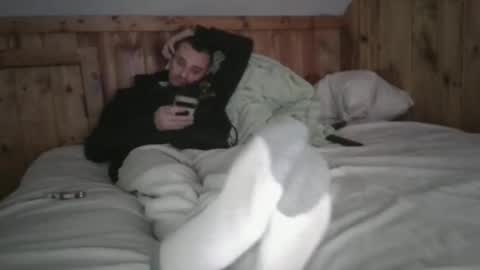 Snapshot of bennymn chatting on 12.18.25 benny and innocentvixon online show from 12.18.25